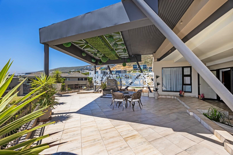 8 Bedroom Property for Sale in Baronetcy Estate Western Cape